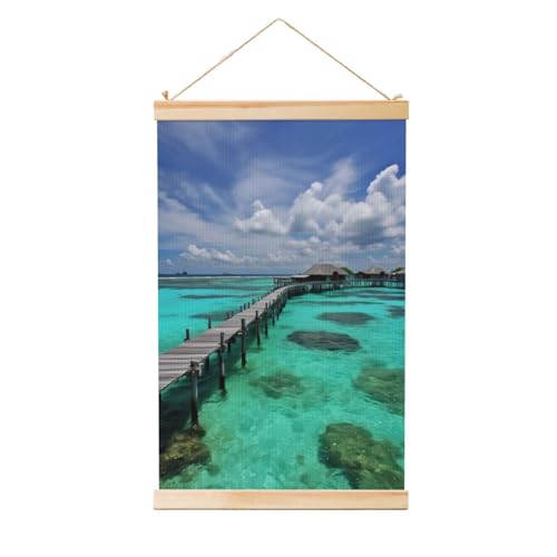 Peinture murale Maldives pour masquer un mur vide avec cintre en bois vintage