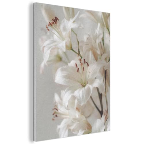 Toile minimaliste lys blancs pour habiller un mur vide sans encombrer