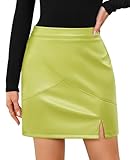 Qu'elle soit associée à des bottes et des pulls en hiver ou à des sandales et un caraco assortis en automne/été pour une tenue chic, la jupe courte taille haute en simili-suède est toujours un choix élégant