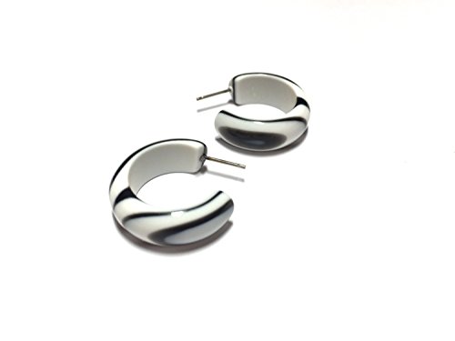 Black & White Striped Small Acrylic Hoop Earrings3