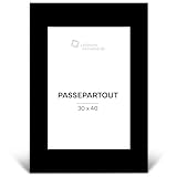 ÉLÉGANTE PALETTE DE COULEURS – Disponible en plusieurs nuances de blanc classiques ou en noir raffiné, le passe-partout offre un cadre extérieur sophistiqué. Son noyau intérieur en qualité White-Core reste d’un blanc éclatant pour sublimer vos images.