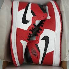 Tênis botinha cano alto jordan retro 1 preto branco (41)