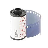 Haute définition : le film d'impression 35 mm offre une qualité d'image exceptionnelle avec un grain fin, une clarté élevée et une haute résolution.Le film noir et 35 mm offre une large latitude d'exposition et offre une flexibilité significative lors de la prise de vue et du développement, permettant une qualité d'image optimale même dans des conditions d'éclairage variées et pardonnant des erreurs d'exposition mineures.