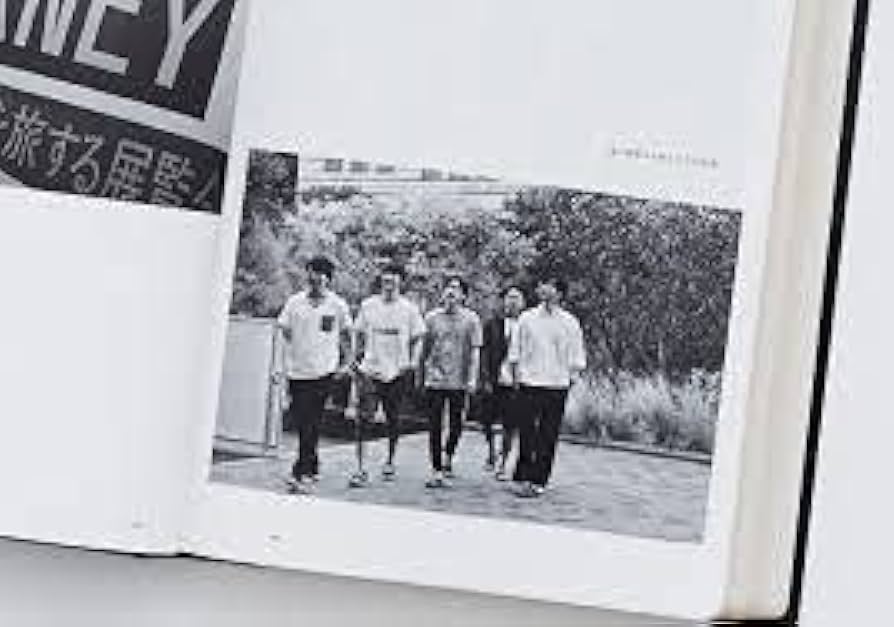 Amazon.co.jp: Johnny&Associates. 嵐を旅する展覧会 図録