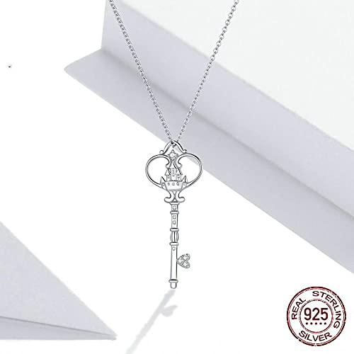 Accessoire collier en argent sterling clé de château à offrir pour un style unique