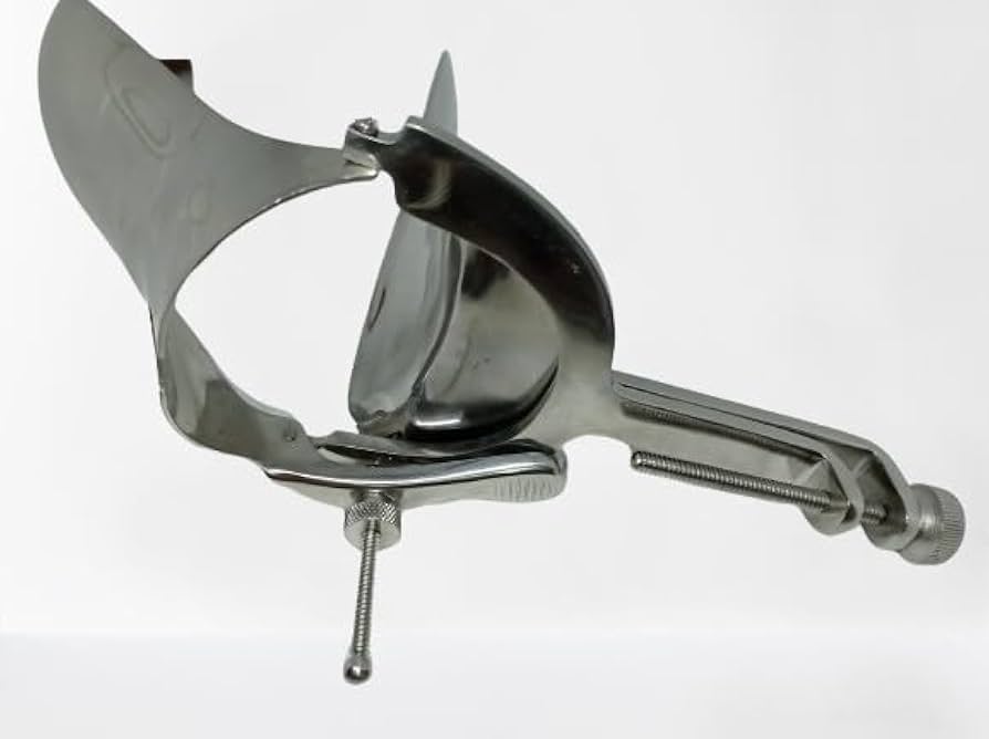 Gig porno: Yosh ayol uning qalin, uzun xorozini qattiq ichiga oladi Ajoyib ulkan buferlar