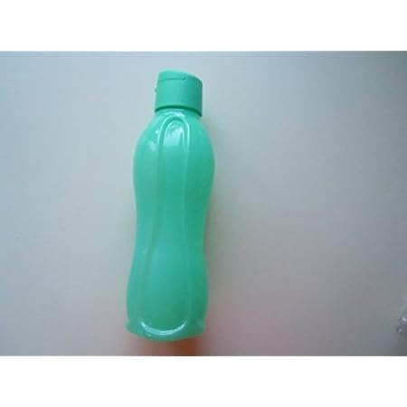 Amazon Com Tupperware Medium Eco Water Bottle 25 Oz 750 Ml In Vivid Blue Sports Outdoors