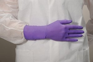 KC500 Purple Nitrile-XTRA Powder Free Exam Gloves by Halyard Health Size Small