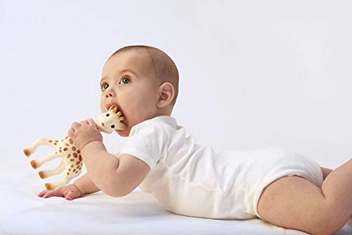 キリンのソフィーは歯固めとしてもおすすめな万能おもちゃ 生後0か月から大活躍するので出産祝いにもぴったり にらログ