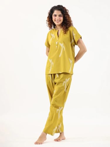 Image of Women's Pure Cotton Bird Printed Night Suit Top and Pyjama Set.
