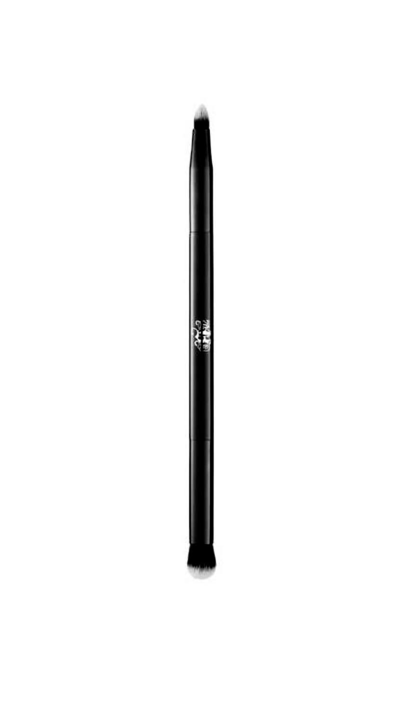 Kat Von D - Shade + Light Eye Contour Brush by Kat Von D