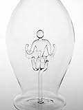 mundgeblasen Oberstdorfer Glashütte Flasche bauchige Glaskaraffe Figurenflasche dekorative Sternzeichenflasche mit Glaswassermann innen aus klarem Glas befüllbar mundgeblasen Füllmenge 0,5 Liter Höhe 30 cm