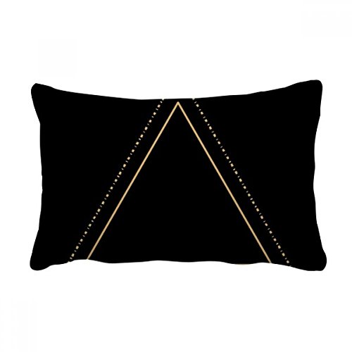 Coussin triangle totem multicolore pour déco de canapé
