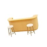 Set in miniatura: i giocattoli per mobili includono un bancone da bar e due sgabelli alti, adatti per creare una scena realistica da bar in scala 1:12