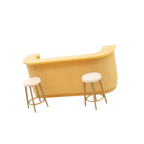 Set in miniatura: i giocattoli per mobili includono un bancone da bar e due sgabelli alti, adatti per creare una scena realistica da bar in scala 1:12