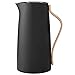 Produktbild Stelton Kaffee-Isolierkanne Emma - Edelstahl-Thermoeinsatz, doppelwandig isoliert - Thermoskanne/Kaffeekanne/Kanne mit Buchenholzgriff, Easy-Click-Deckel - 1,2 Liter, schwarz