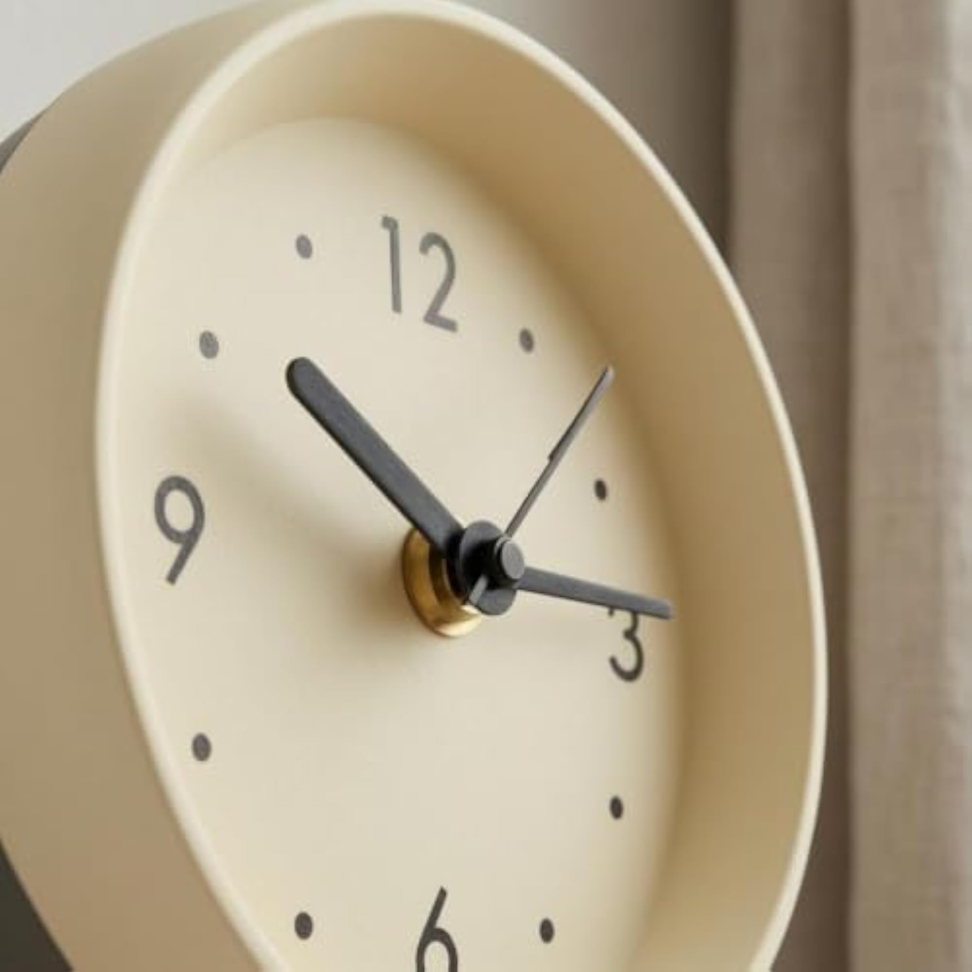 Cream-White Round Tabletop Table Clock ABS Resin Minimalist Table Clock Black Stand Home Decor Compact