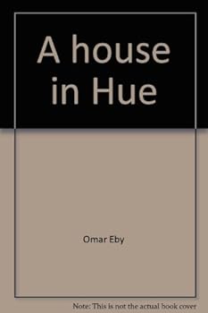 Paperback A house in Hue Book