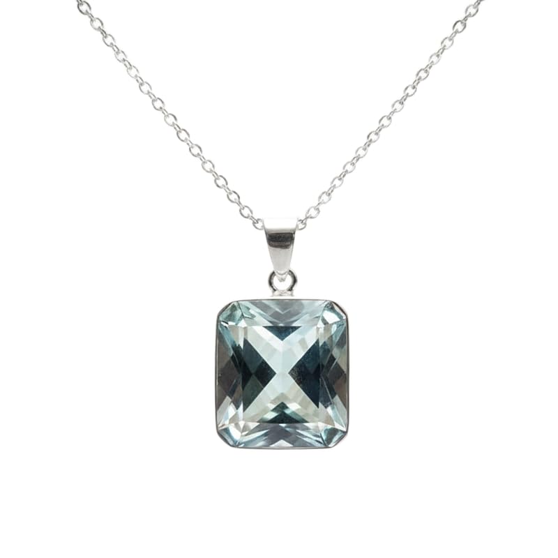 Pendentif en quartz bleu naturel, le cadeau idéal avec sa pierre carrée de 19 mm