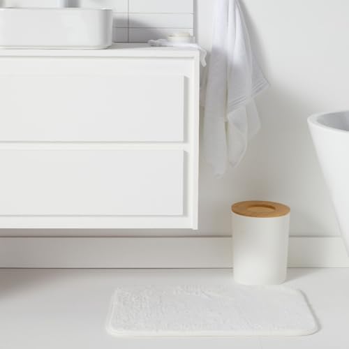 Solution de rangement pour petite salle de bain avec ce set complet blanc et bois