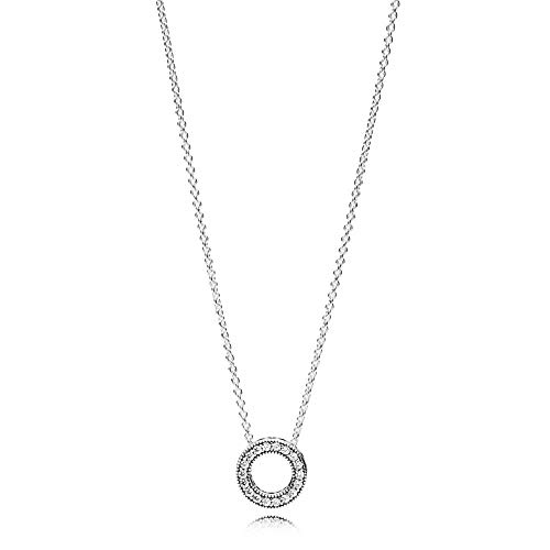 Collier de charme glamour idéal pour briller lors de vos soirées
