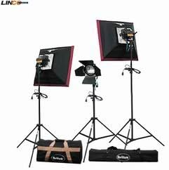 Professional Photography 1800w Digital/Video 3 Twin Halogen Light Kit with three 300w/600w Halogen Light (Power Adjustable)+6 bulb for 8054 Halogen Light+2 Compact Light Stand+1 Boom stand +2 Softbox+1 D130mm Barndoor+2 carrying bag By Britek#1800THK