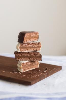 Miniatura 5 de Mini Alfajores Mixtos en Doypack, 16 Unidades - 8 Chocolate Negro 8 Chocolate Blanco - 400 Gr - 14.11 LB - Doypack Surtido de Alfajores, 16 unidades