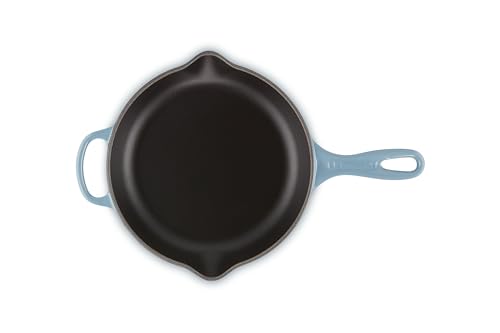 LE CREUSET Signature Gusseisen Brat- und Servierpfanne, Rund, Ø 23 cm, Für alle Herdarten inkl. Induktion geeignet, 1,93 kg, Chambray… – Ansicht 2