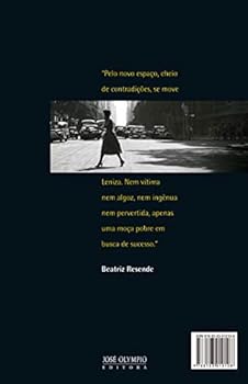 Paperback A Estrela Sobe (Em Portuguese do Brasil) [Portuguese] Book