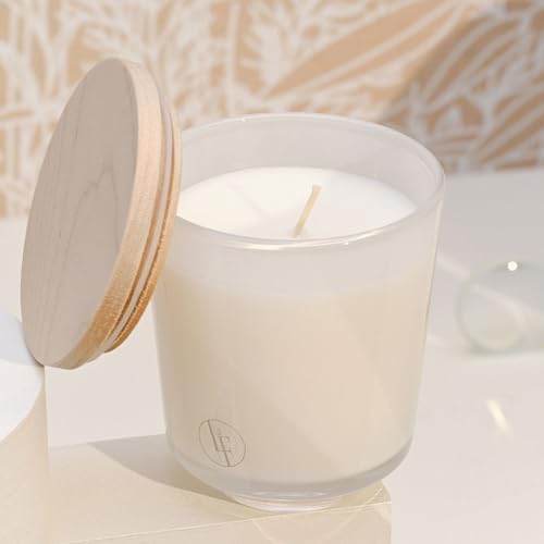 Bougie parfumée aux notes de fleurs 200g avec son capot en bois véritable
