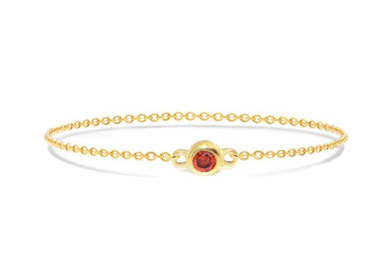 Grenat rouge naturel sur bague solitaire d'exception en argent 925 plaqué or