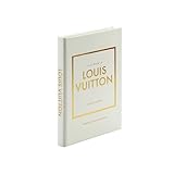 louis vuitton petite malle Détaillant l'expansion mondiale de Louis Vuitton dans les années 1980, la création du puissant conglomérat de mode LVMH, et la nomination en 1997 de Marc Jacobs, c'est l'histoire d'une transformation de l'entreprise de bagages à la marque de haute couture. L'évolution continue de Louis Vuitton sous la direction créative de Nicolas Ghesquière et Virgil Abloh est également représentée à travers des images fabuleuses et un texte captivant. Relié à la main en cuir traditionnel écrit par l'historien de la mode, K