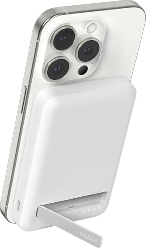 Belkin [Apple公認] Qi2対応 ワイヤレスモバイルバッテリー 3C対応 5000mAh iPhone 16/15/14/13/12/Qi2対応Android ワイヤレス出力(7.5W) Cポート入出力 パススルー充電対応 PSE技術基準適合 機内持ち込み可能 充電用ケーブル同梱(USB-C to C 1m) メーカー保証2年 キックスタンド付き ホワイト BPD006btWH