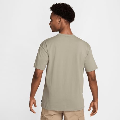 Nike Sportswear Premium Essentials Men's Pocket T-Shirt (Light Army, DQ9295-320)2