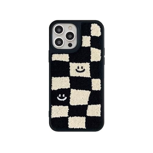 Coque peluche iPhone 15 Pro damier pour style urbain