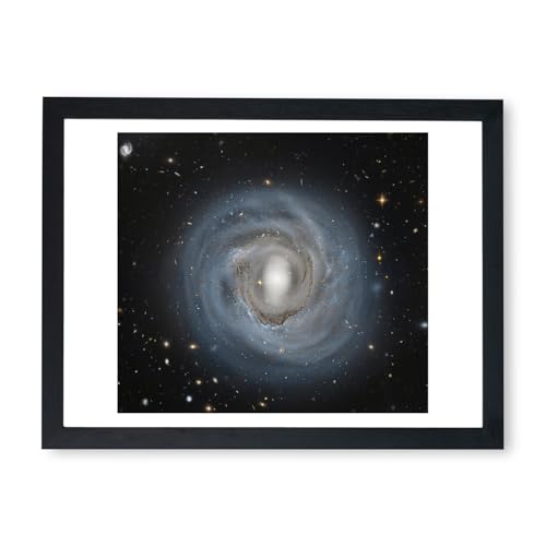 Affiche encadrée grand format du télescope Hubble de la galaxie spirale NGC 4921 par Spiffing Prints