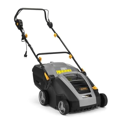 Foto di Alpina Scarificatore Elettrico ASC 1.5 E, Motore da 1500 W, Con 20 Lame e 44 molle, Profondità regolabile da - 12 mm a + 8 mm, per scarificare e arieggiare il terreno, Sacco di Raccolta da 50 l