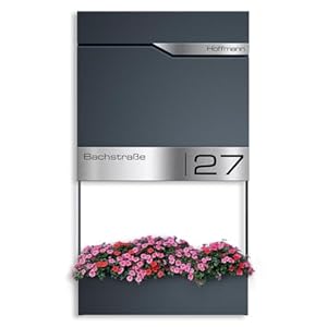 Metzler Briefkasten Anthrazit RAL 7016 mit Blumenkasten, Zeitungsfach und Hausnummer – Wandbriefkasten personalisiert Laser Gravur – Postkasten mit Namensschild wasserdicht & rostfrei | Siebert Frame