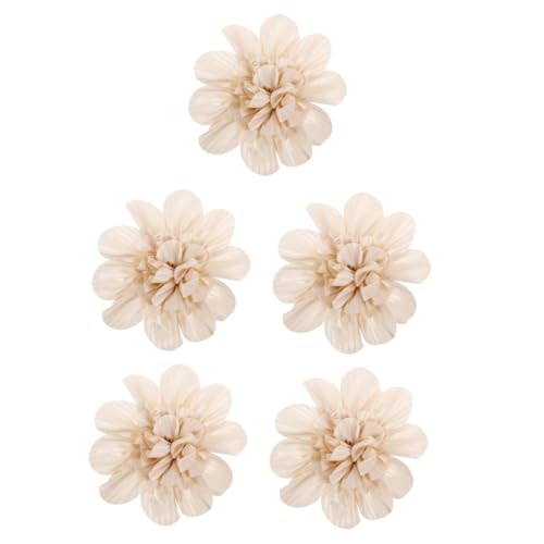 Broches en tissu rose pour célébrer la douceur de la féminité