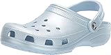 Crocs für Damen und Herren: Die Crocs Classic Clogs sind nicht nur die bequemsten Schuhe für Männer und Frauen, sondern auch leicht zu reinigen, einfach mit Seife und Wasser zu trocknen