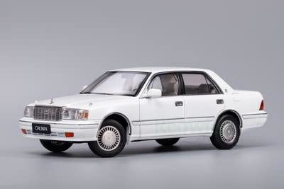 Amazon | KENG FAI 1/18 ミニカー クラウン フルオープン LHD パール