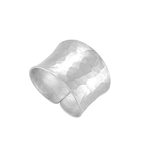 Bague large en argent massif pour un look bohème chic au quotidien