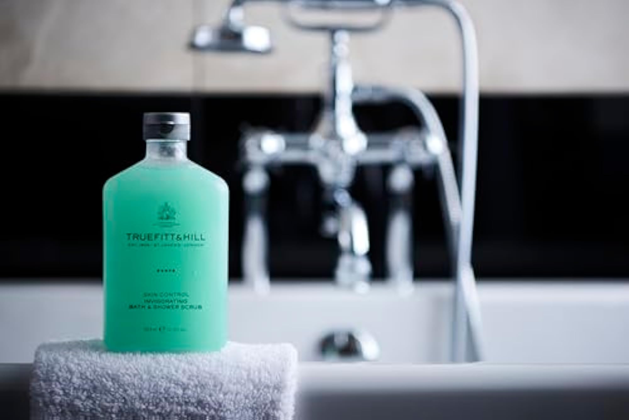 Truefitt & Hill Invigorating Bath & Body Shower Scrub For Men