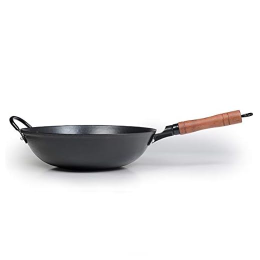 12 Best Cast Iron Woks You Can Buy On Amazon 4 ZhenSanHuan Cast Iron Woks and Stir Fry Pans, No Coating, Induction Suitable, Flat Bottom (32CM/12.6in)