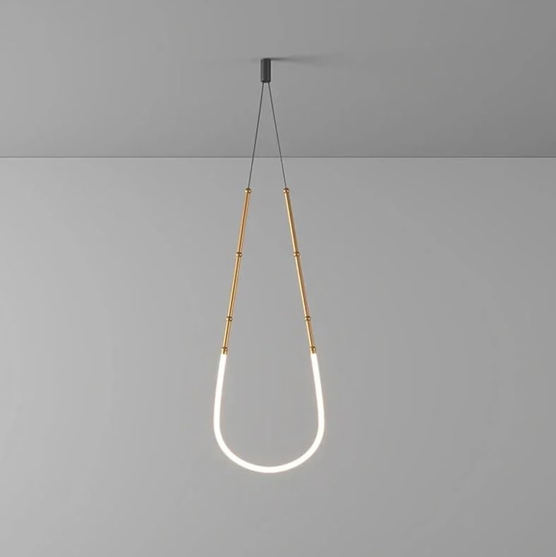 Lampe LED suspendue pour habiller un grand plafond vide et éclairer sans éblouir