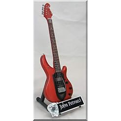 JOHN PETRUCCI Guitare Miniature Dream Theater avec médiator - Les Beatles, Paul McCartney, John Lennon, RIngo Starr, George Harrison JOHN PETRUCCI Guitare Miniature Dream Theater avec médiator – Image 2