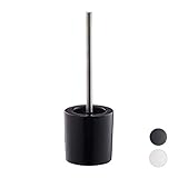 Stil: Der glänzende Keramikbehälter bildet einen Kontrast zum matten Metall-Griff der Klobürste