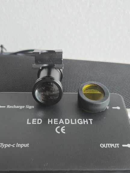 Image of K D Surgical LED Dental Loupes Lamp with Head Light & Battery (Magnification: 3.5 X4.20mm)