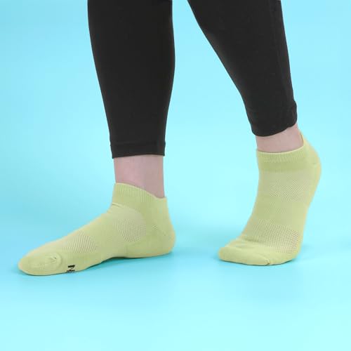 Image of BambooMN Men and Women's Rayon from Bamboo Low Cut Ankle Socks for Sports, Work and Everyday Wear - 4 Pairs - Unisex Sizing