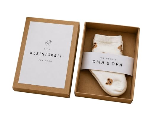 Schwangerschaft verkünden | Du wirst Oma | Du wirst Opa | Ihr werdet Oma & Opa | Baby Verkündung | Ihr werdet Oma und Opa mit Babysocken | Weiß mit Bären